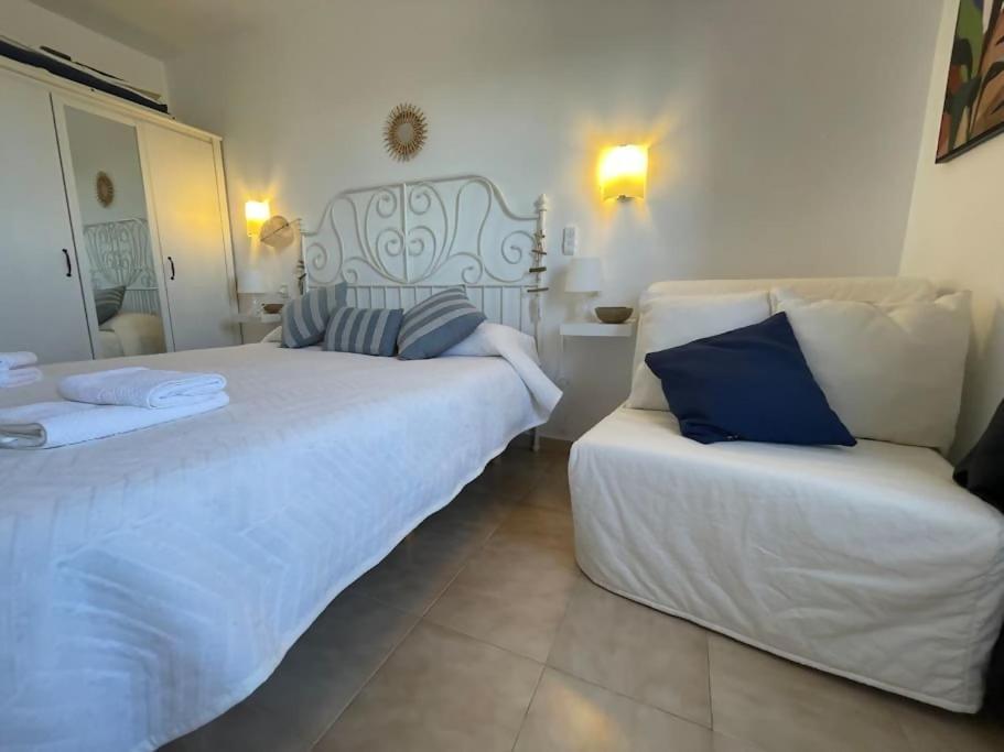 Algaiarens Apto Con Piscina Y Junto A La Playa Cala'N Blanes  Bagian luar foto